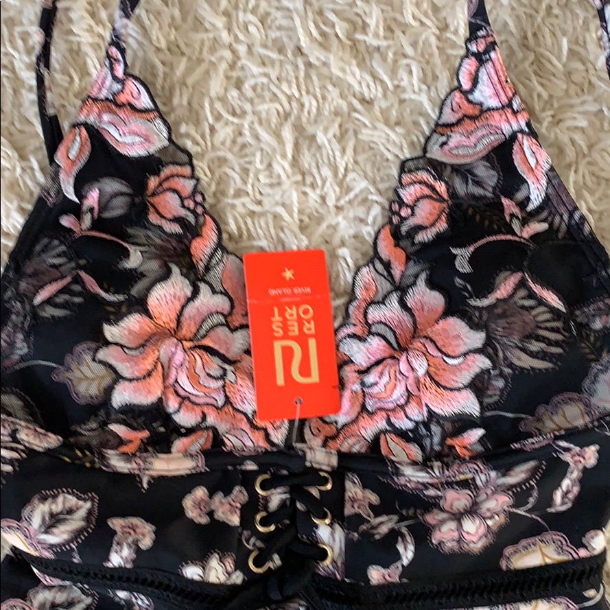 Brand New Resort River Island